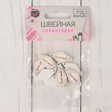 Нашивка из дерева Hand made ромб (наб 10 шт цена за наб) 2,6*1,4см белый АУ   6883751 (10702070/120721/0210825, Китайская Народная Республика)